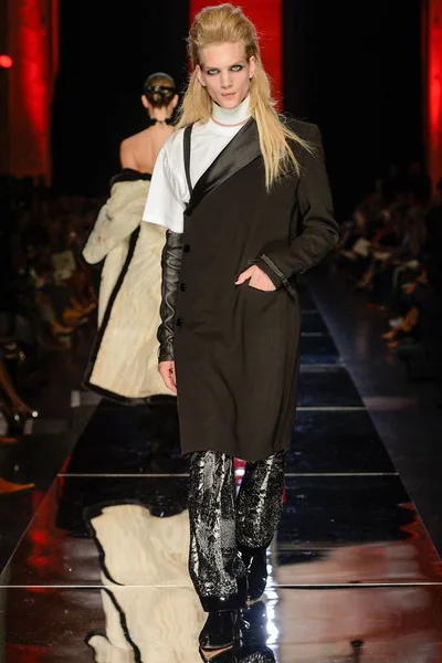 Look 39